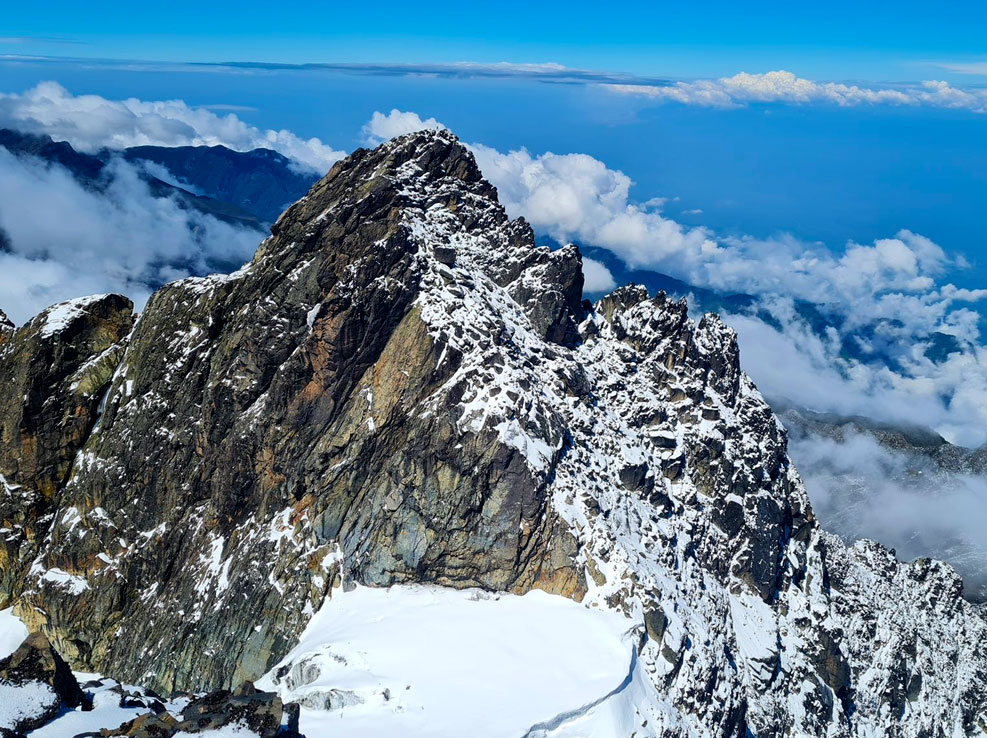 conquer-rwenzori-mountain-ranges-with-steadfast-safaris